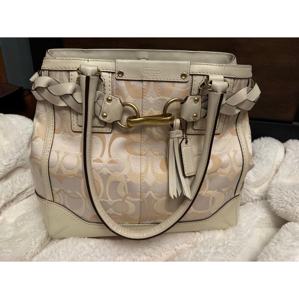 Vintage Coack Hampton handbag in beautiful Ivory - Picture 13 of 13
